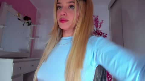 Chloe Miller  online show from April 22, 2026, 12:35 am