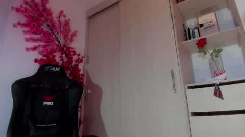 Chloe Miller  online show from May 30, 2026, 3:47 am