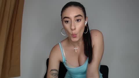 Chloe  online show from September 29, 2025, 12:16 am