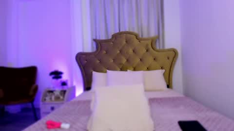 Chloe online show from December 5, 2024, 10:23 am