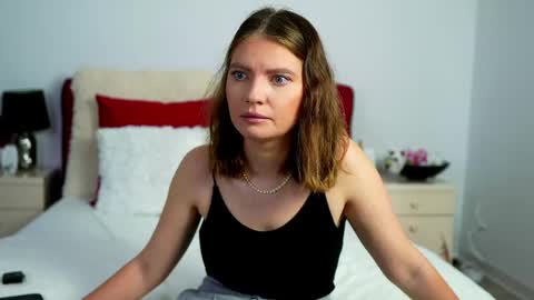 Chloe online show from June 9, 2026, 4:02 am