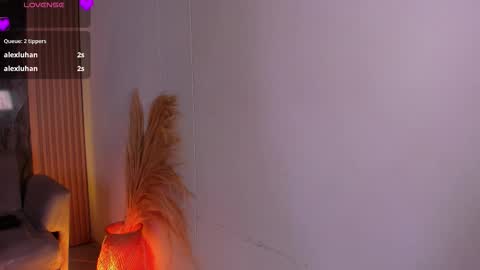 chloegils online show from October 25, 2025, 12:45 pm