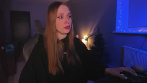 Snapshot of chloegins chatting on December 15, 2024, 6:59 pm chloegins online show from December 15, 2024, 6:59 pm