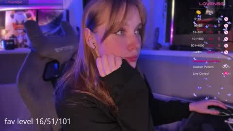 Snapshot of chloegins chatting on October 7, 2025, 9:56 pm chloegins online show from October 7, 2025, 9:56 pm