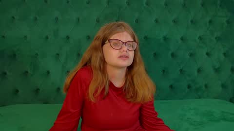 ChloeHalses online show from March 25, 2026, 5:35 am