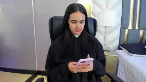  Chloe Harper  online show from June 4, 2026, 11:49 am