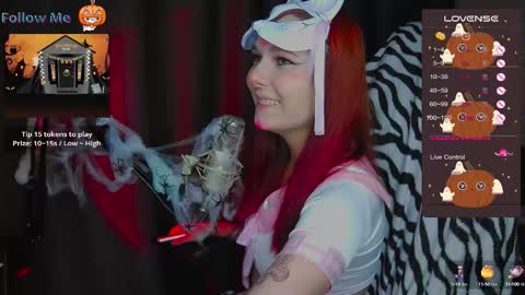 Chloe online show from October 7, 2025, 5:54 pm