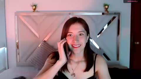 Chloe online show from September 10, 2025, 2:17 pm