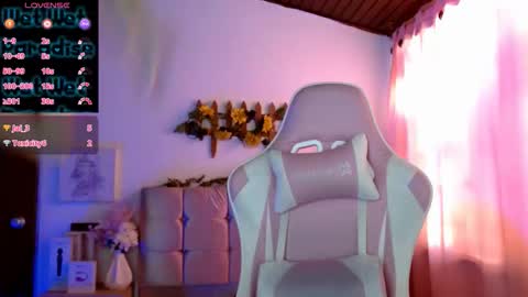 Chloe online show from November 7, 2025, 2:17 pm