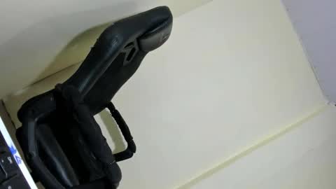 chloelana online show from March 4, 2026, 11:38 am