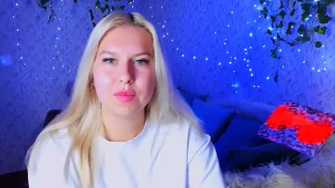 ChloeRicci online show from October 9, 2025, 12:47 pm