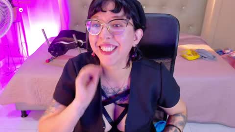 Chloe rosse online show from April 21, 2026, 1:29 am