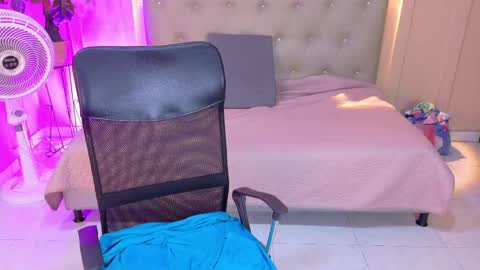 Snapshot of chloerossee chatting on April 23, 2026, 1:40 am Chloe rosse online show from April 23, 2026, 1:40 am