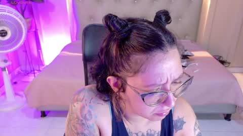 Snapshot of chloerossee chatting on May 21, 2026, 1:34 am Chloe rosse online show from May 21, 2026, 1:34 am