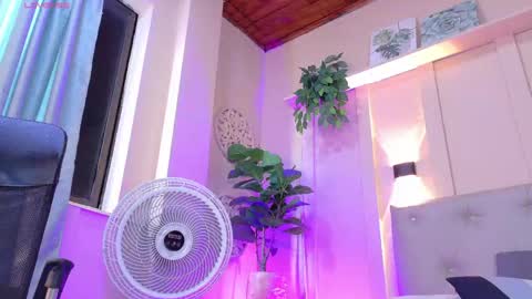 Snapshot of chloerossee chatting on May 31, 2026, 6:09 pm Chloe rosse online show from May 31, 2026, 6:09 pm