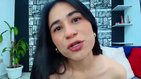 ChloeTurner  online show from February 21, 2025, 1:33 pm