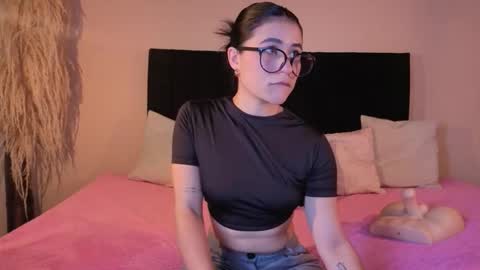 ChloeTurner  online show from November 23, 2025, 6:52 pm