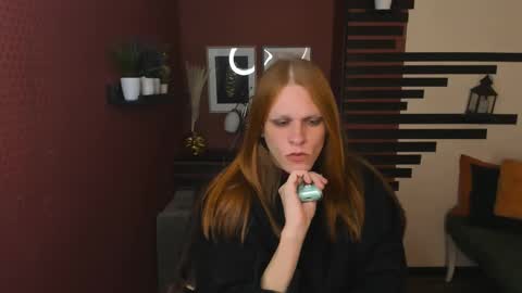 Chloe online show from December 3, 2025, 12:58 pm