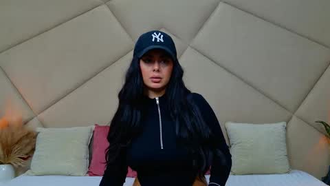 Chloe Vee online show from October 9, 2025, 5:05 am