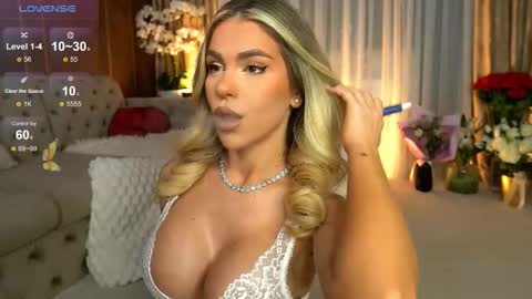 Chloe online show from February 9, 2026, 9:08 pm