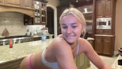 Chloe Babe online show from February 5, 2026, 7:46 am