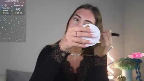 chloi_hes online show from October 23, 2025, 11:09 am