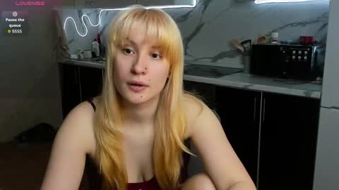 choco_meowx online show from April 6, 2026, 8:26 am