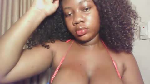 chocolateassgirl61 online show from November 19, 2025, 6:08 pm
