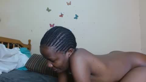 Snapshot of chocolatebony_ chatting on February 3, 2026, 7:35 am chocolatebony_ online show from February 3, 2026, 7:35 am