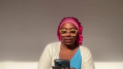 ChocolateCakeQueen online show from November 19, 2025, 12:27 pm