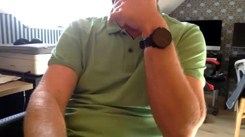 chris13abcd online show from October 9, 2025, 9:40 am