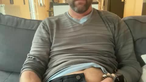 chris13abcd online show from November 25, 2025, 12:38 pm