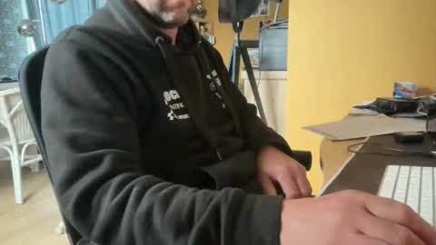 chris13abcd online show from March 25, 2026, 2:12 pm