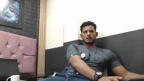 chris_dick2 online show from October 22, 2025, 5:52 am