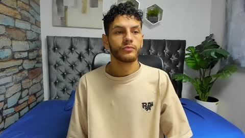 chris_grey2 online show from June 7, 2026, 4:44 pm