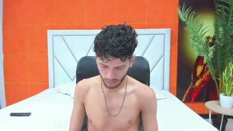 chris_grey2 online show from June 9, 2026, 12:28 pm