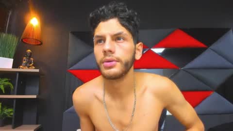 chris_grey2 online show from June 12, 2026, 6:40 pm