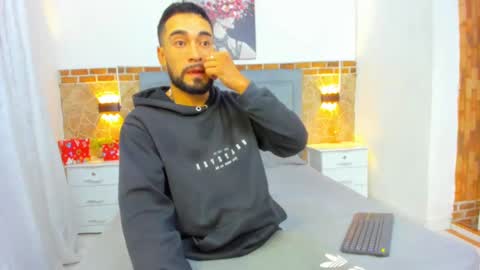 Snapshot of chris_kizz chatting on December 29, 2024, 11:18 am chris_kizz online show from December 29, 2024, 11:18 am