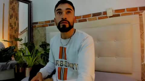 Snapshot of chris_kizz chatting on January 12, 2025, 10:43 pm chris_kizz online show from January 12, 2025, 10:43 pm