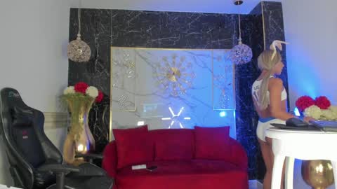 Chris online show from February 8, 2025, 4:57 am