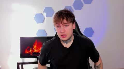 Chris Tyson online show from November 17, 2025, 8:42 am