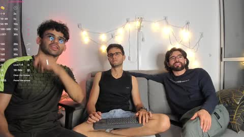 Im Chirs IM MODEL INDEPENDT online show from January 15, 2025, 3:43 am