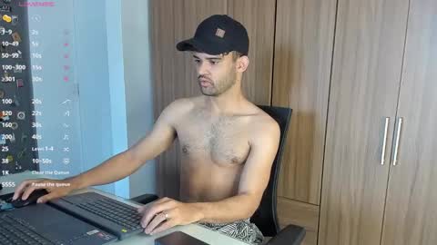 Im Chirs IM MODEL INDEPENDT online show from January 15, 2025, 3:39 pm