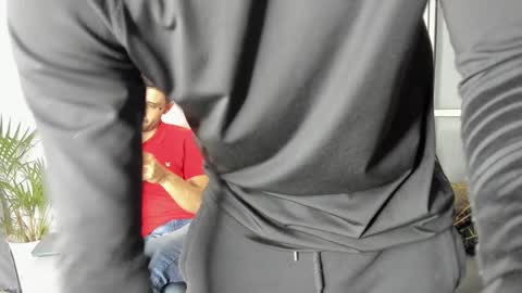 Im Chirs IM MODEL INDEPENDT online show from January 30, 2025, 3:33 am