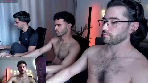 Im Chirs IM MODEL INDEPENDT online show from February 21, 2025, 9:32 pm