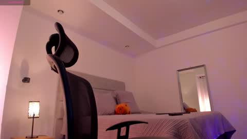 chrismorgan24 online show from December 5, 2025, 2:09 am