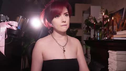 chriss_foxx online show from October 30, 2025, 4:30 pm