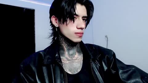 CHRIS  INDEPENT MODEL online show from February 13, 2025, 8:06 am