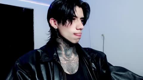 CHRIS  INDEPENT MODEL online show from February 13, 2025, 3:03 pm