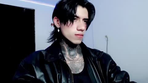 CHRIS  INDEPENT MODEL online show from February 23, 2025, 3:18 pm